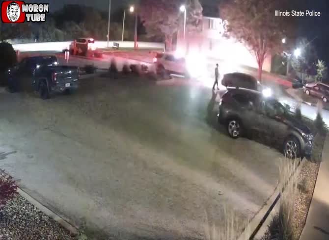 Video :Despite being shot, the police officer is still pursuing the culprit